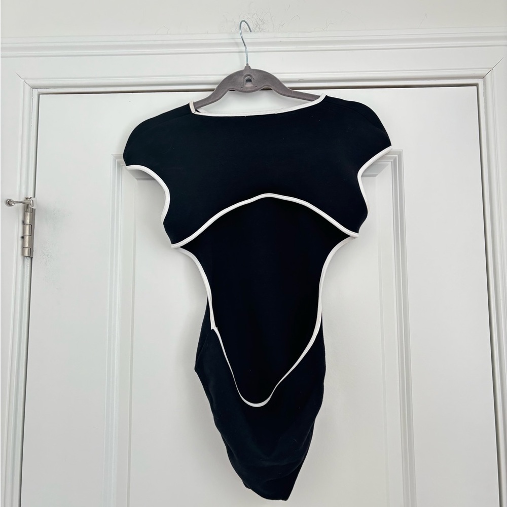 Black and White Trim Backless One-Piece Bodysuit - Picture 5 of 8